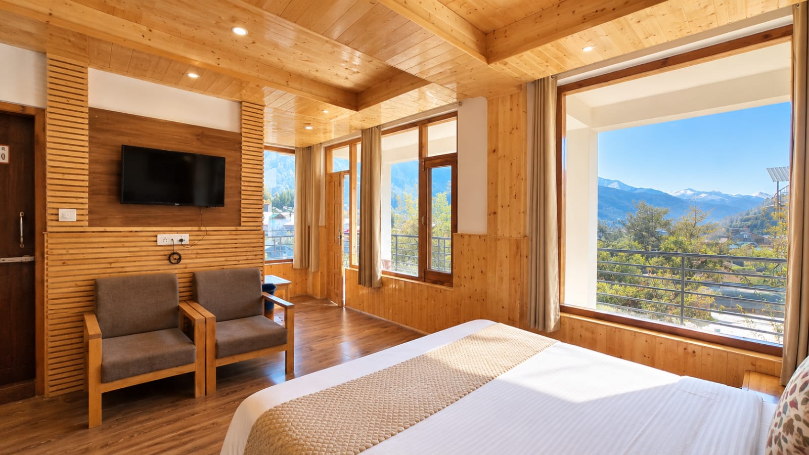 Premium room mountain view